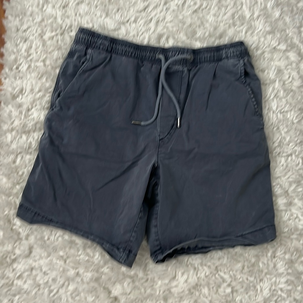 AE men’s pull on shorts